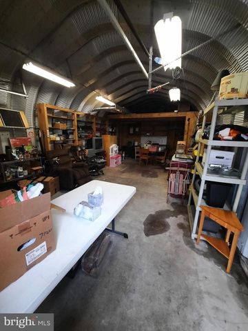 33 LAUREL LN, Levittown, PA 19054