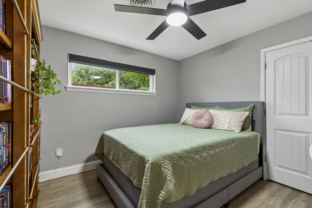 3840 Walton Avenue, Fort Worth, TX 76133