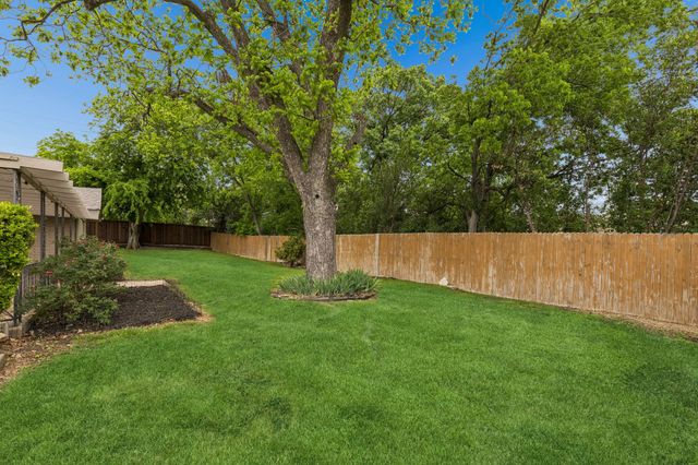 3840 Walton Avenue, Fort Worth, TX 76133