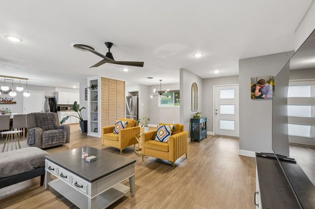 3840 Walton Avenue, Fort Worth, TX 76133