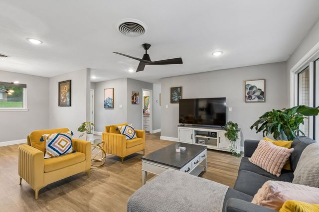 3840 Walton Avenue, Fort Worth, TX 76133