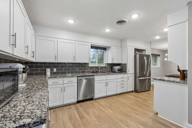 3840 Walton Avenue, Fort Worth, TX 76133