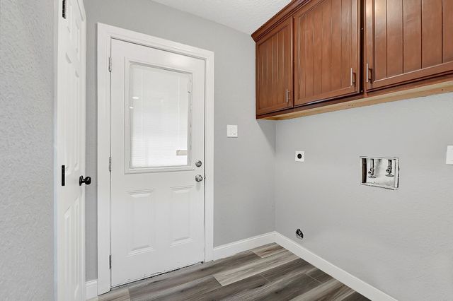611 Sycamore Drive, Conroe, TX 77302