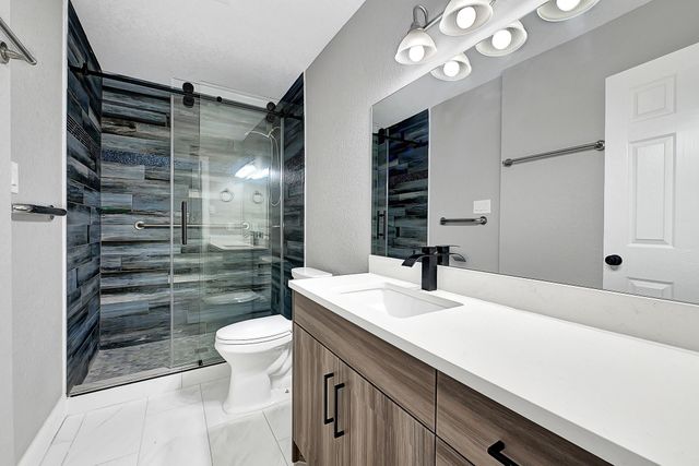 611 Sycamore Drive, Conroe, TX 77302