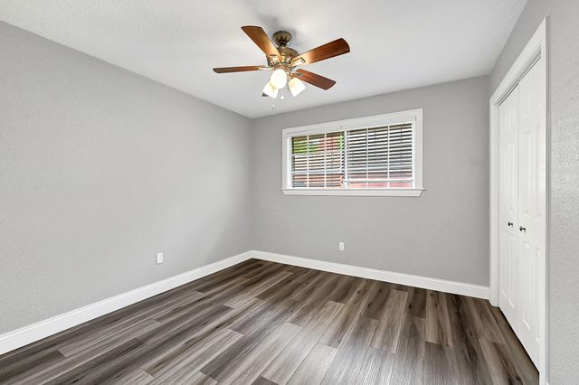 611 Sycamore Drive, Conroe, TX 77302