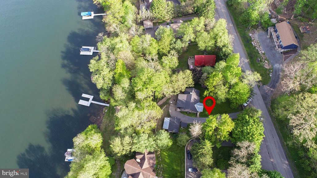 Image 3 of property listing at 1475 MARSH HILL RD, Mc Henry, MD 21541