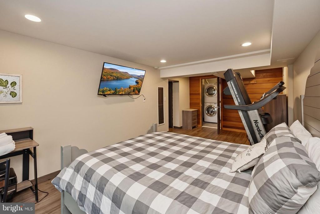 Image 38 of property listing at 1475 MARSH HILL RD, Mc Henry, MD 21541
