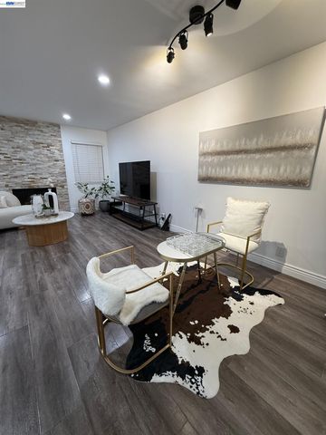 396 Hans Way, San Jose, CA 95133