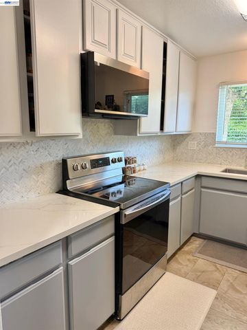 396 Hans Way, San Jose, CA 95133