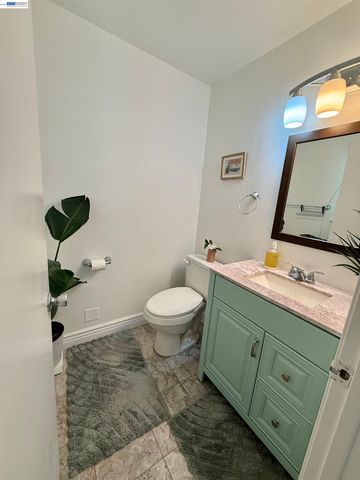 396 Hans Way, San Jose, CA 95133