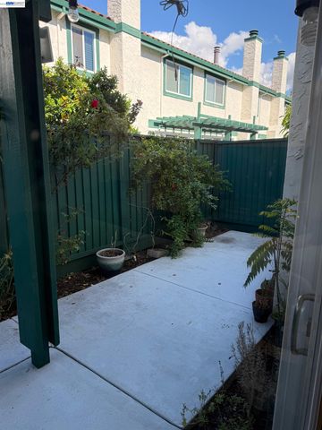 396 Hans Way, San Jose, CA 95133