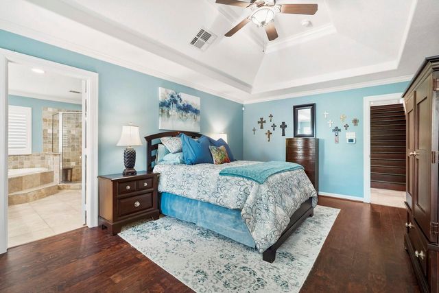 6919 Rustling Oaks Drive, Richmond, TX 77469