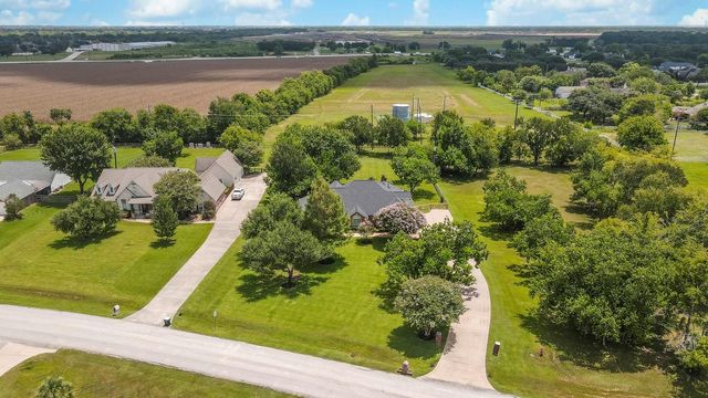 6919 Rustling Oaks Drive, Richmond, TX 77469