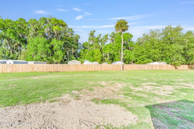 149 LAKE MARGO Drive, Satsuma, FL 32189