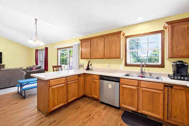 709 S Hazelnut Avenue, Springfield, MO 65802