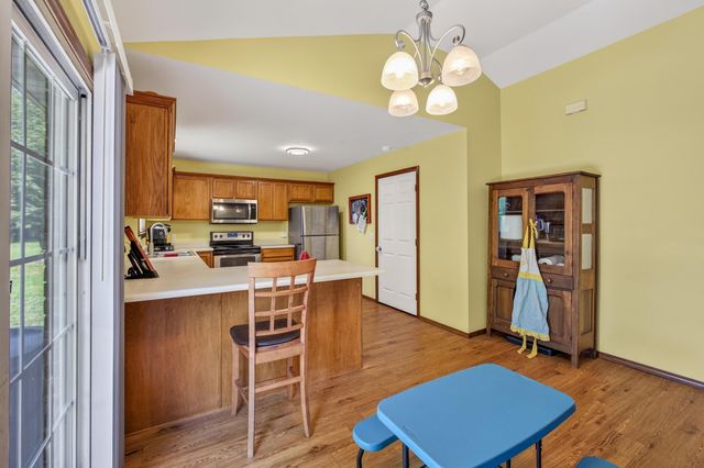 709 S Hazelnut Avenue, Springfield, MO 65802