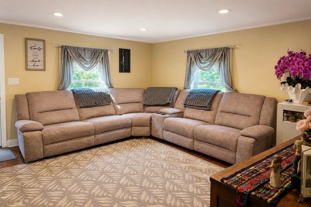 56 Kirby Ave, Lunenburg, MA 01462