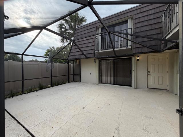 7622 N 76th Way 200, West Palm Beach, FL 33407