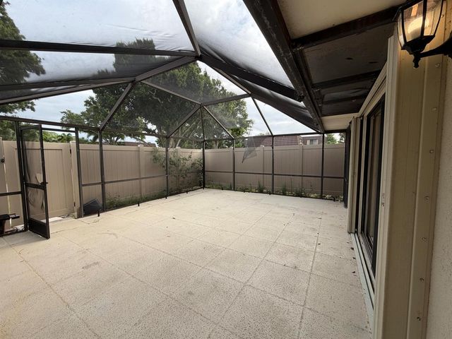 7622 N 76th Way 200, West Palm Beach, FL 33407