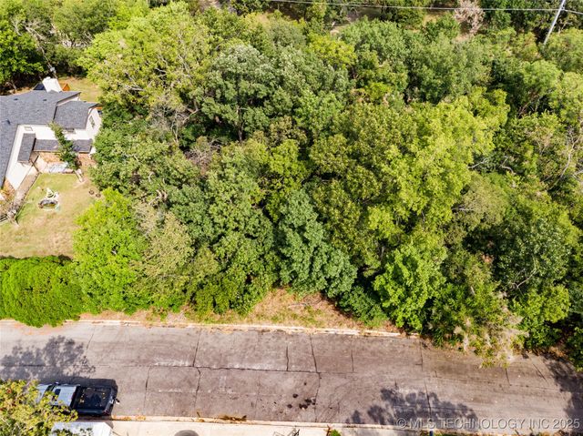 Woodcrest Lane, Catoosa, OK 74015