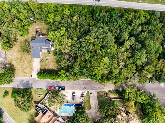 Woodcrest Lane, Catoosa, OK 74015