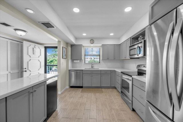 300 N Highway A1a 305i, Jupiter, FL 33477