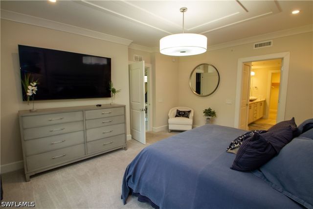 172 Indies DR E 8-102, Naples, FL 34114