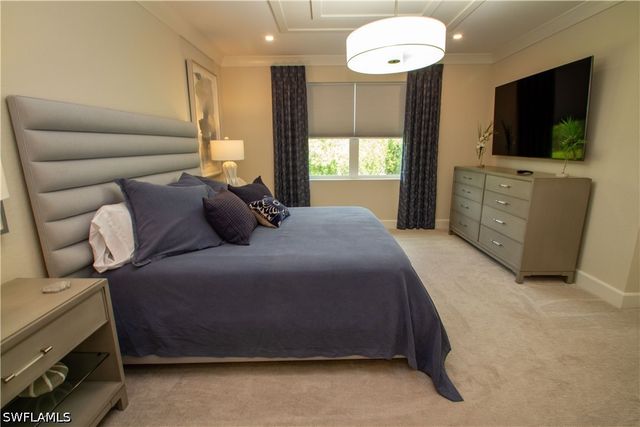 172 Indies DR E 8-102, Naples, FL 34114
