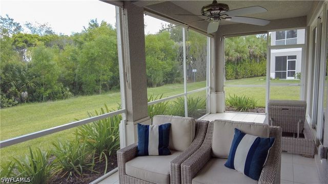 172 Indies DR E 8-102, Naples, FL 34114