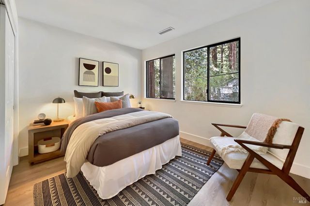 17354 Riverside Dr, Guerneville, CA 95446