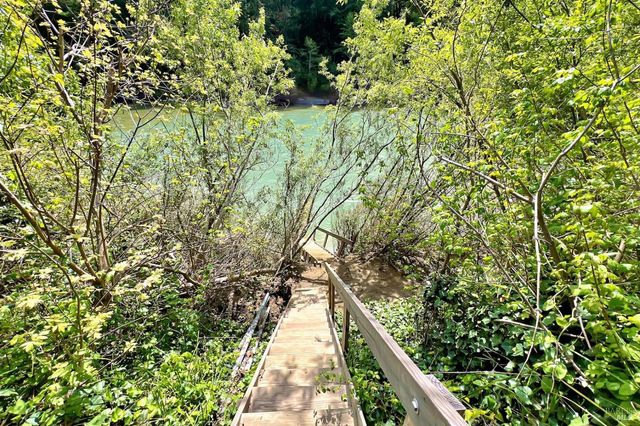 17354 Riverside Dr, Guerneville, CA 95446