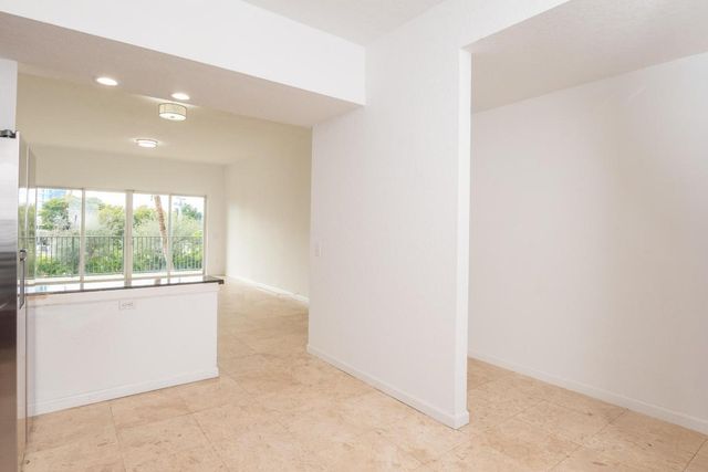 1650 Presidential Way 306, West Palm Beach, FL 33401