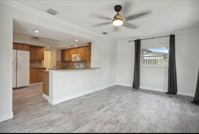 603 SE 7th Avenue, Deerfield Beach, FL 33441