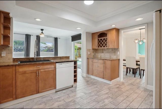 603 SE 7th Avenue, Deerfield Beach, FL 33441