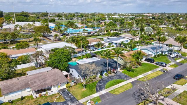 603 SE 7th Avenue, Deerfield Beach, FL 33441