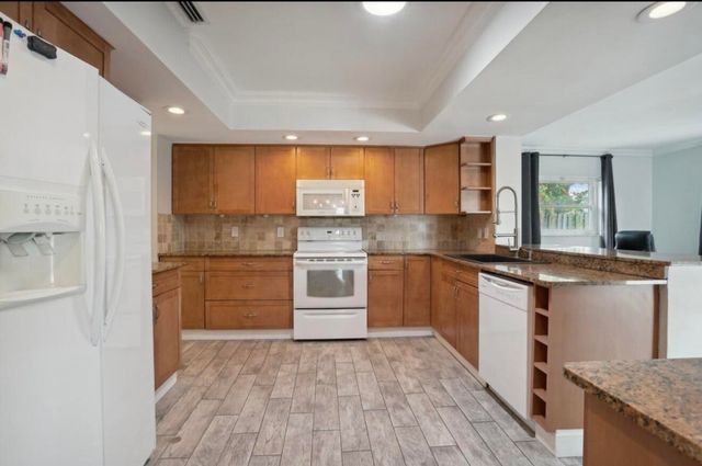 603 SE 7th Avenue, Deerfield Beach, FL 33441