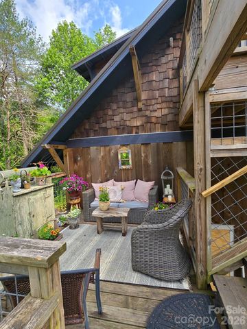 21 Taproot Trail, Barnardsville, NC 28709