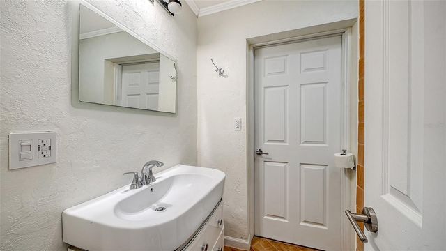 1127 S OSPREY AVENUE, Sarasota, FL 34236