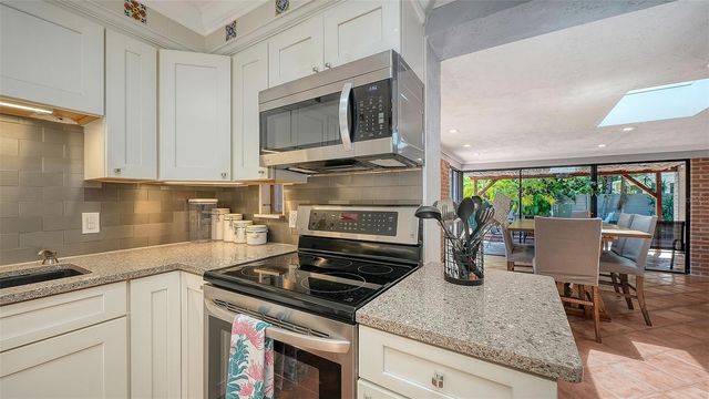1127 S OSPREY AVENUE, Sarasota, FL 34236