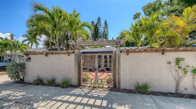 1127 S OSPREY AVENUE, Sarasota, FL 34236