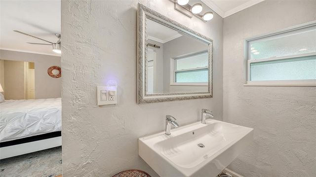 1127 S OSPREY AVENUE, Sarasota, FL 34236