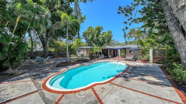 1127 S OSPREY AVENUE, Sarasota, FL 34236
