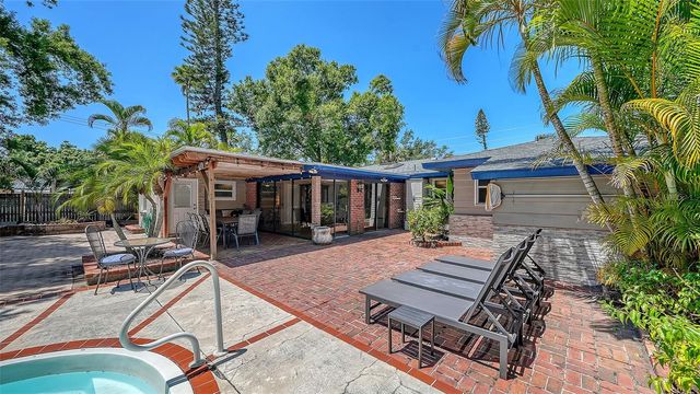 1127 S OSPREY AVENUE, Sarasota, FL 34236