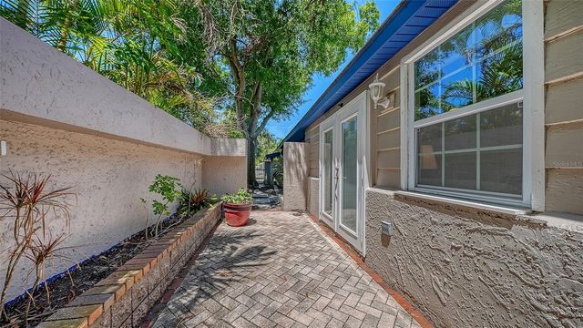 1127 S OSPREY AVENUE, Sarasota, FL 34236
