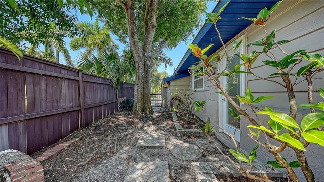 1127 S OSPREY AVENUE, Sarasota, FL 34236