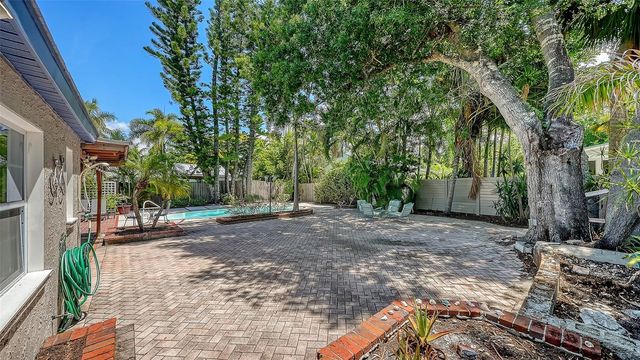 1127 S OSPREY AVENUE, Sarasota, FL 34236