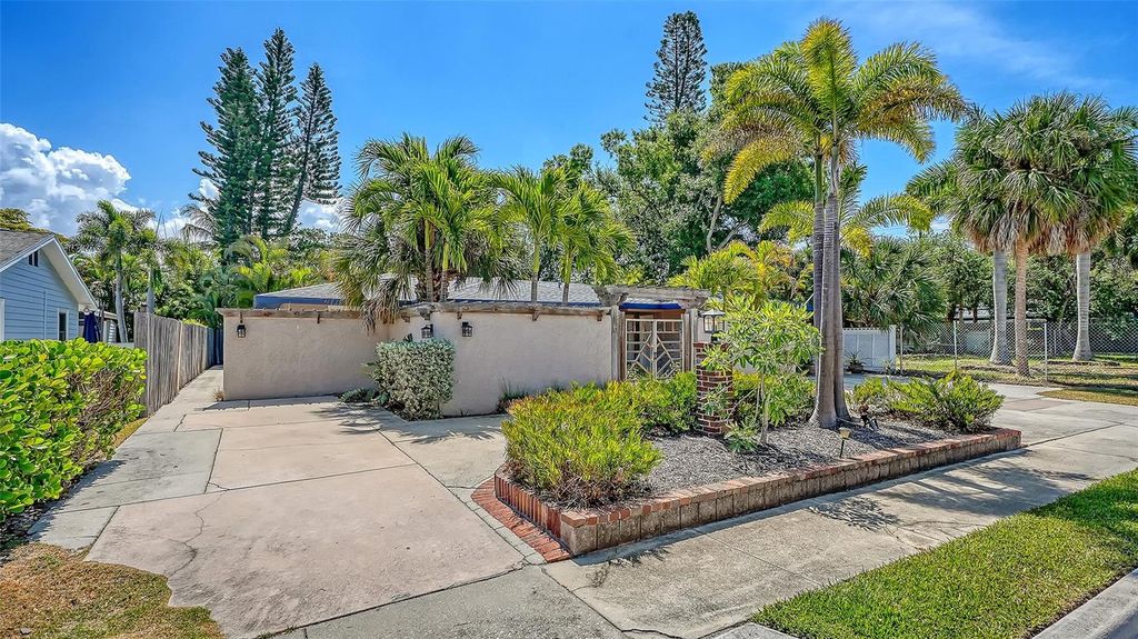 1127 S OSPREY AVENUE, Sarasota, FL 34236