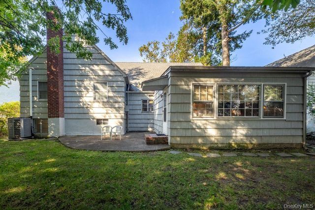 568 Donald Lane, Woodmere, NY 11598