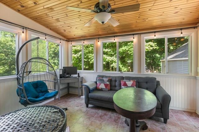 11 Harriman Rd, Merrimac, MA 01860
