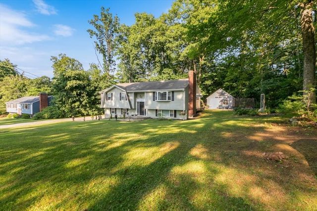 11 Harriman Rd, Merrimac, MA 01860